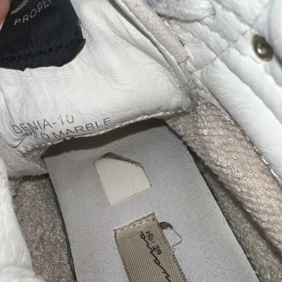 Vintage Havana Stylish White High-Top Sneakers with Star Accents - Picture 5 of 6